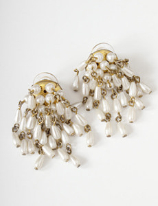 pearl earring 